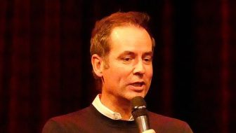 Tanguy Pastureau, humoriste fran&ccedil;ais ann&eacute;es 2000-pr&eacute;sent, chroniqueur satirique France Inter, style observateur et caustique